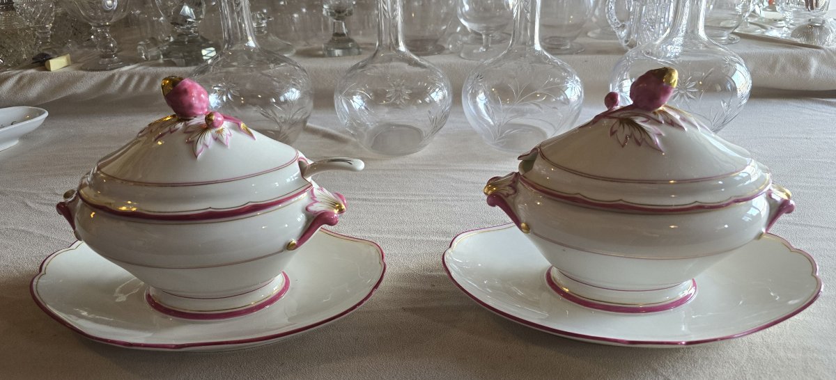 Paire de saucières anciennes en porcelaine, fin XIXᵉ siècle 