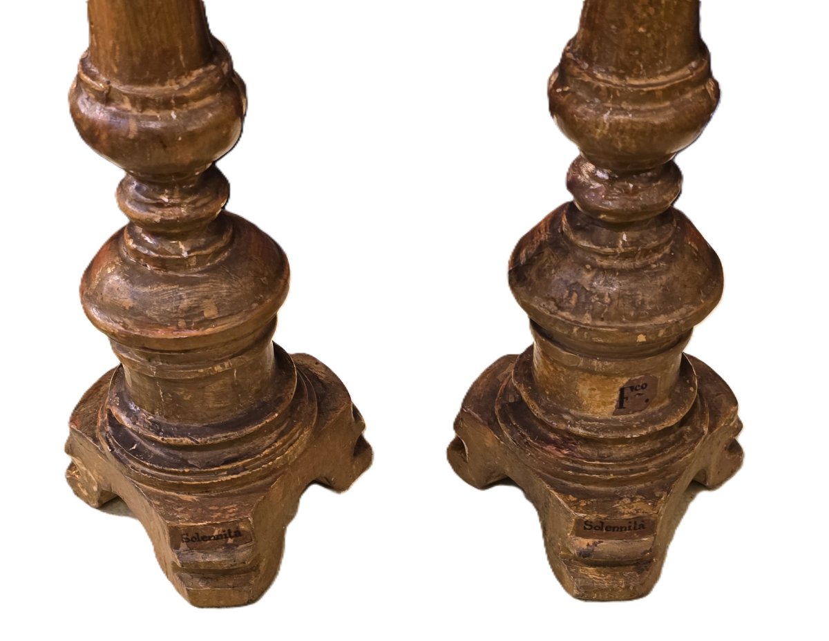 ancienne paire de chandeliers en bois sculpté et doré, Italie XIX ème siècle-photo-4
