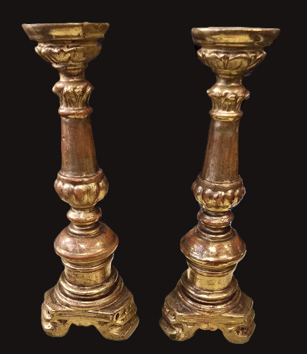 ancienne paire de chandeliers en bois sculpté et doré, Italie XIX ème siècle