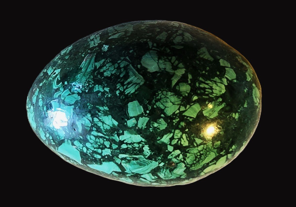 Ancien Œuf en malachite reconstituée