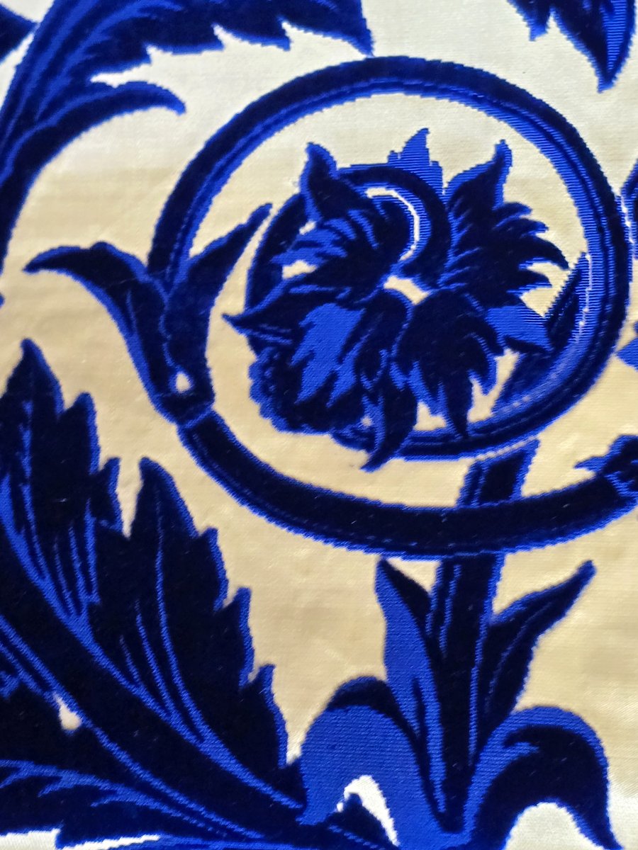 Exceptional Length Of Antique Venetian Velvet Made Of Pure Silk, End Of XIX C Beginning XX C-photo-4