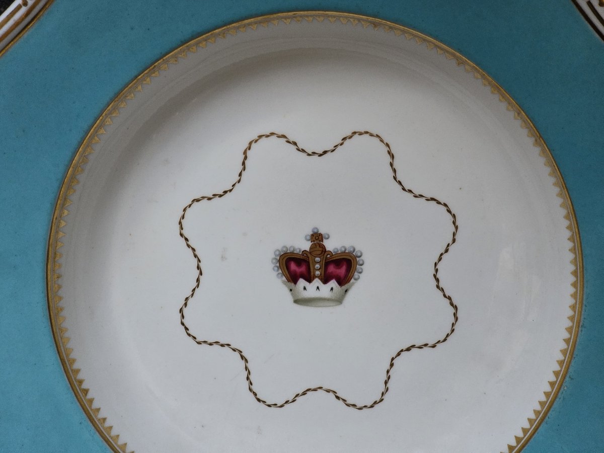 Ancienne assiette en porcelaine anglaise Daniel, Stoke‑upon‑Trent avec couronne royale-photo-2