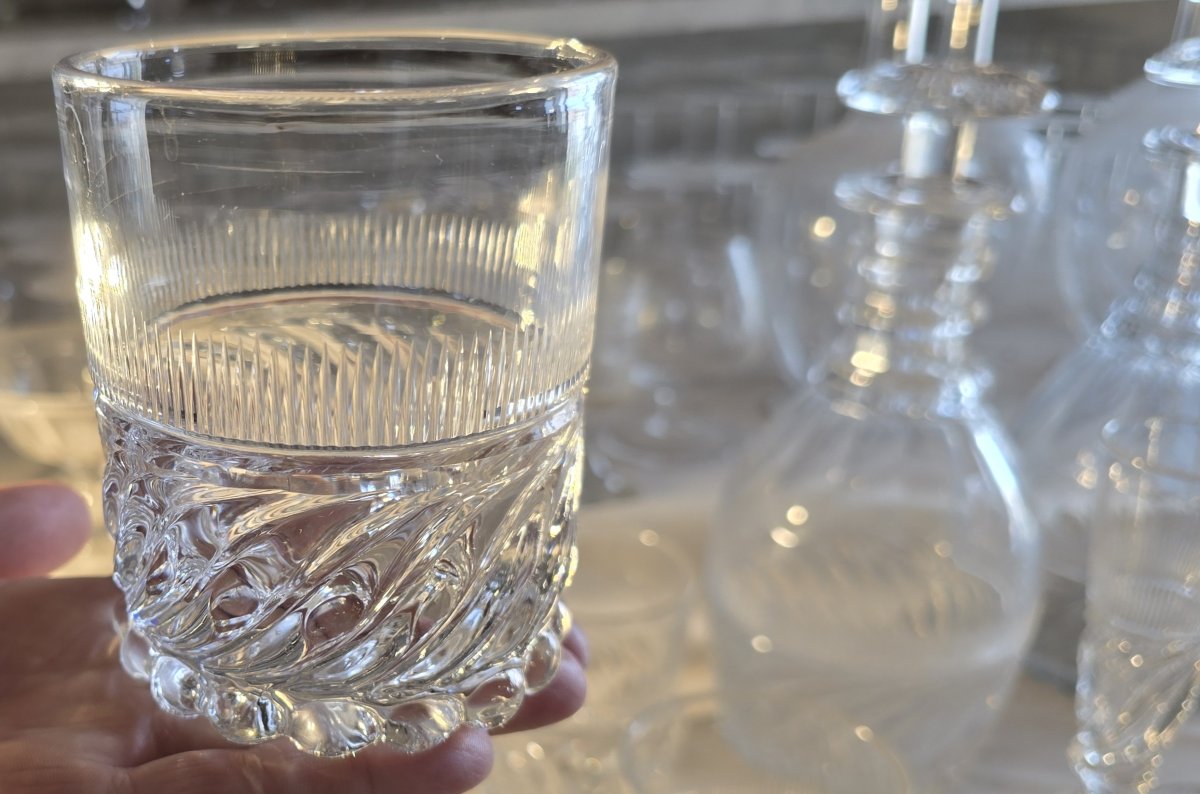 Ensemble 12 gobelets en cristal, modèle dit “SS” – Baccarat ou Saint‑Louis, époque Restauration-photo-4