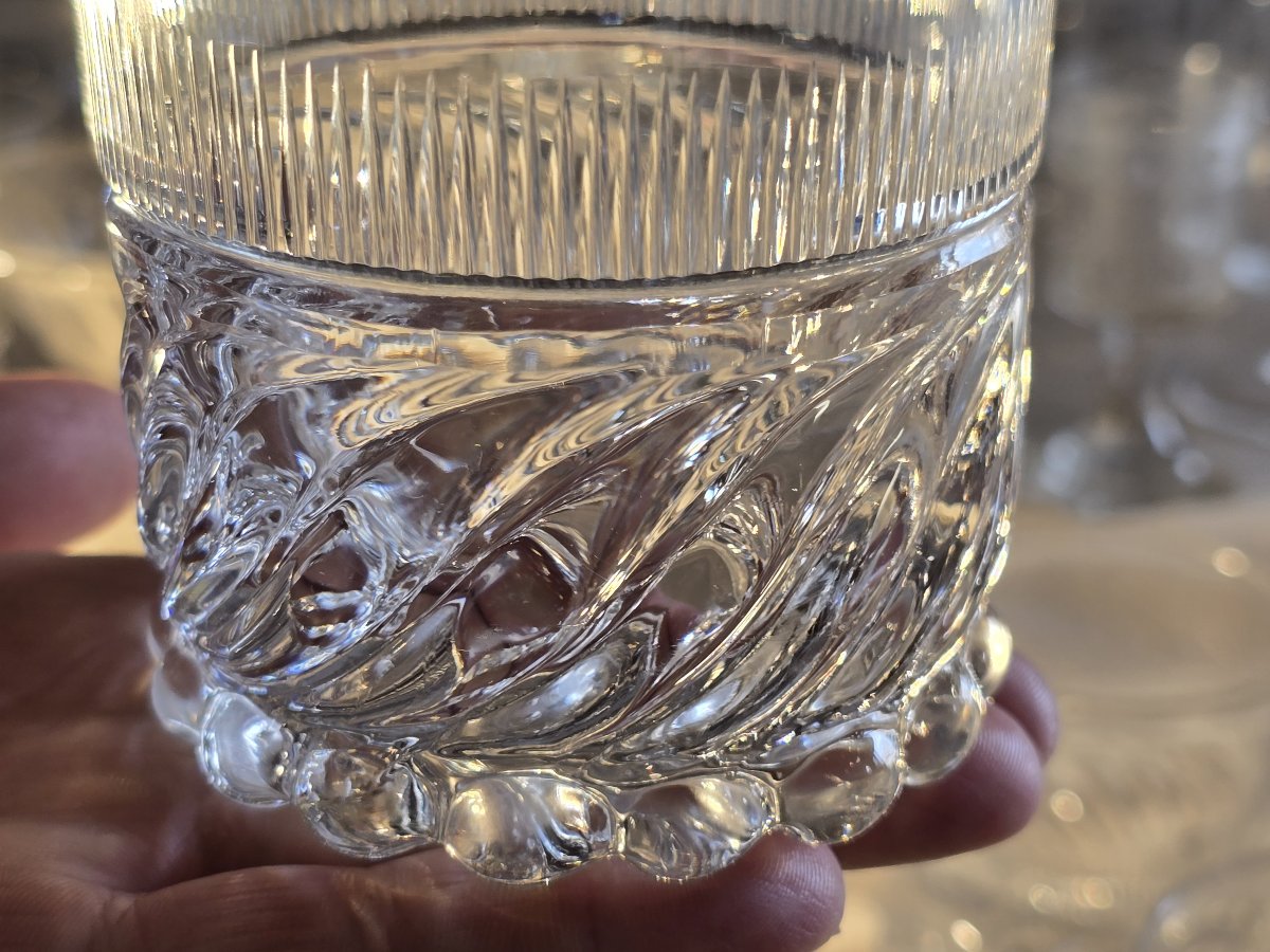 Ensemble 12 gobelets en cristal, modèle dit “SS” – Baccarat ou Saint‑Louis, époque Restauration-photo-2