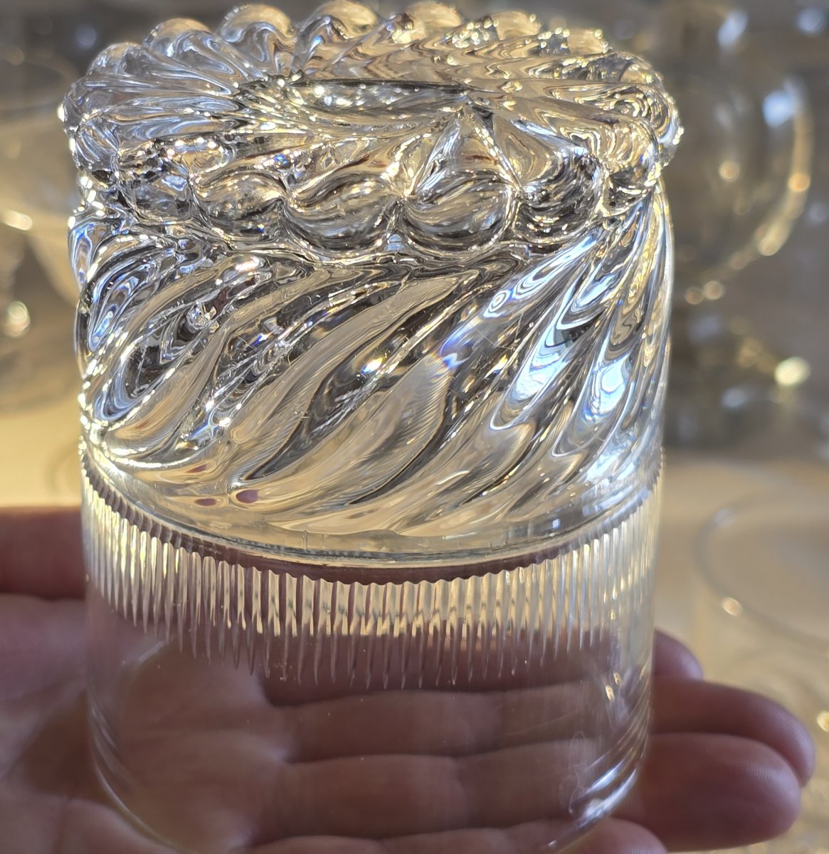 Ensemble 12 gobelets en cristal, modèle dit “SS” – Baccarat ou Saint‑Louis, époque Restauration-photo-3
