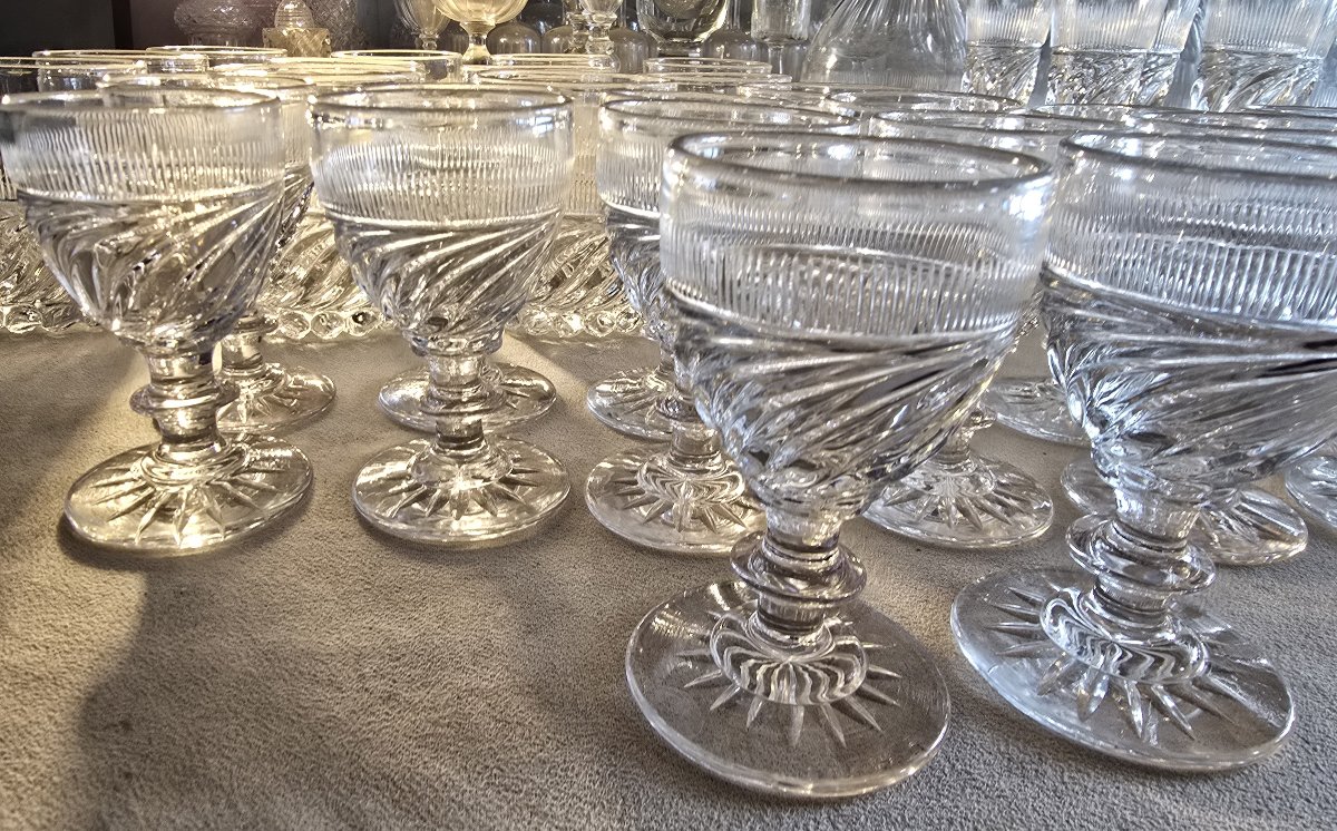 Set Of 12 Crystal Glasses, Known As The “ss” Model By Baccarat Or Saint-louis, From The Restoration Period