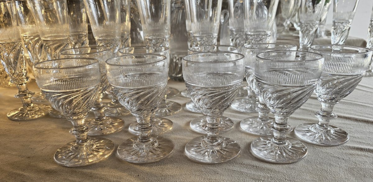 Lot Of 8 Crystal Glasses, Known As The “ss” Model By Baccarat Or Saint-louis, From The Restoration Period