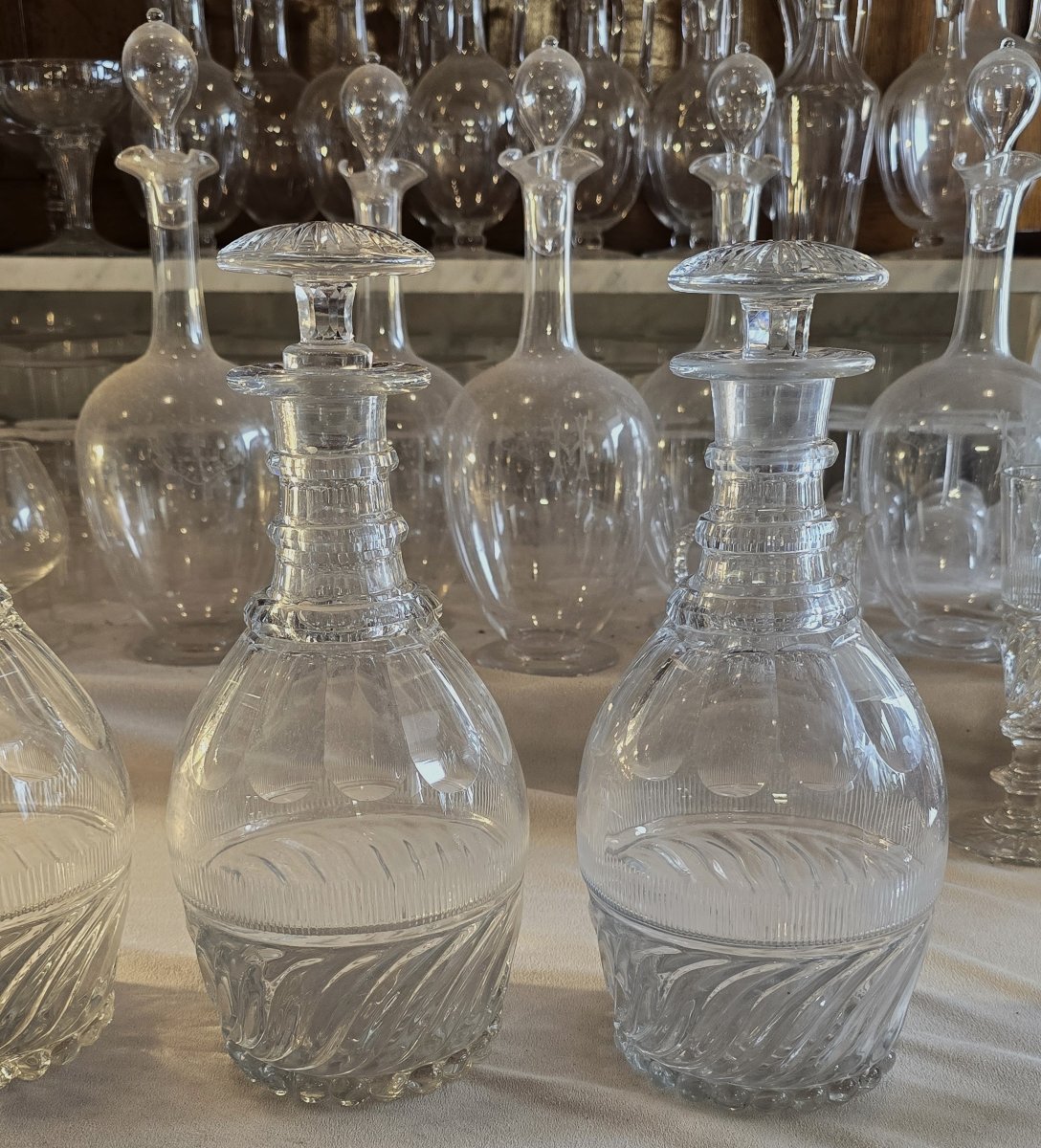 Ensemble de 4 carafes en cristal, modèle dit “SS”  Baccarat ou Saint‑Louis, époque Restauration-photo-4