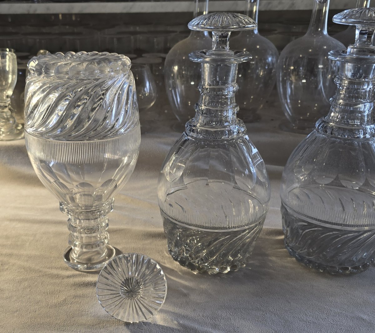 Ensemble de 4 carafes en cristal, modèle dit “SS”  Baccarat ou Saint‑Louis, époque Restauration-photo-3