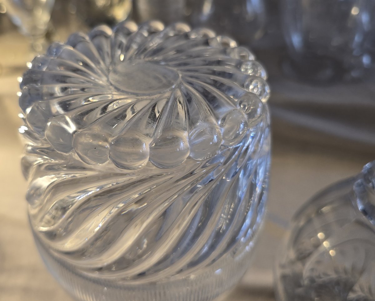 Ensemble de 4 carafes en cristal, modèle dit “SS”  Baccarat ou Saint‑Louis, époque Restauration-photo-4
