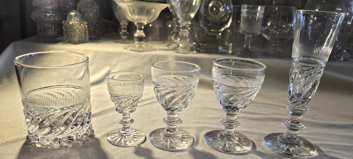 Ensemble de 4 carafes en cristal, modèle dit “SS”  Baccarat ou Saint‑Louis, époque Restauration-photo-6