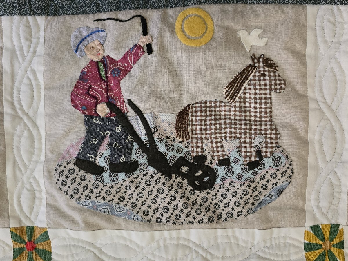 Antique Narrative Patchwork “le Pain Quotidien” – Hand‑executed Embroidery, Appliqué And Quilt-photo-1