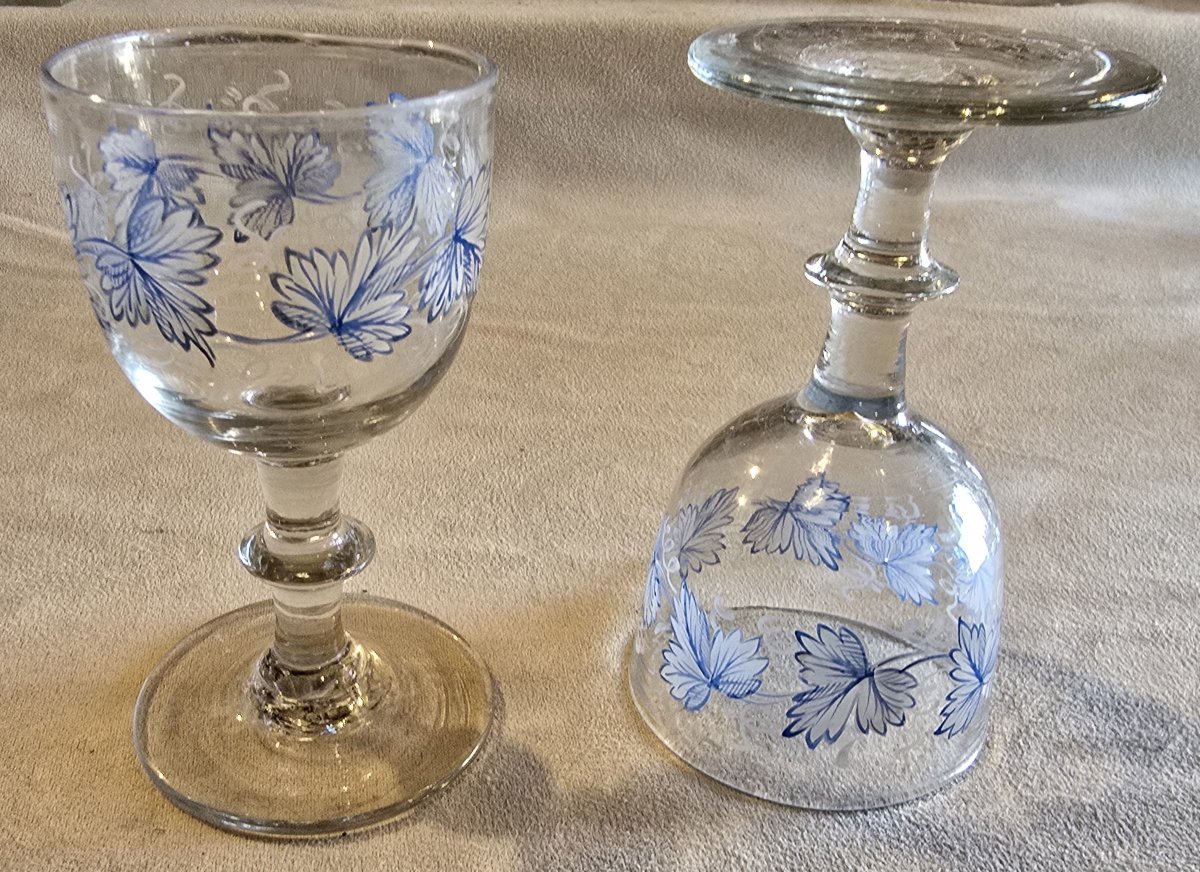 Paire de petits verres à liqueur en verre peint, début XXᵉ siècle-photo-2