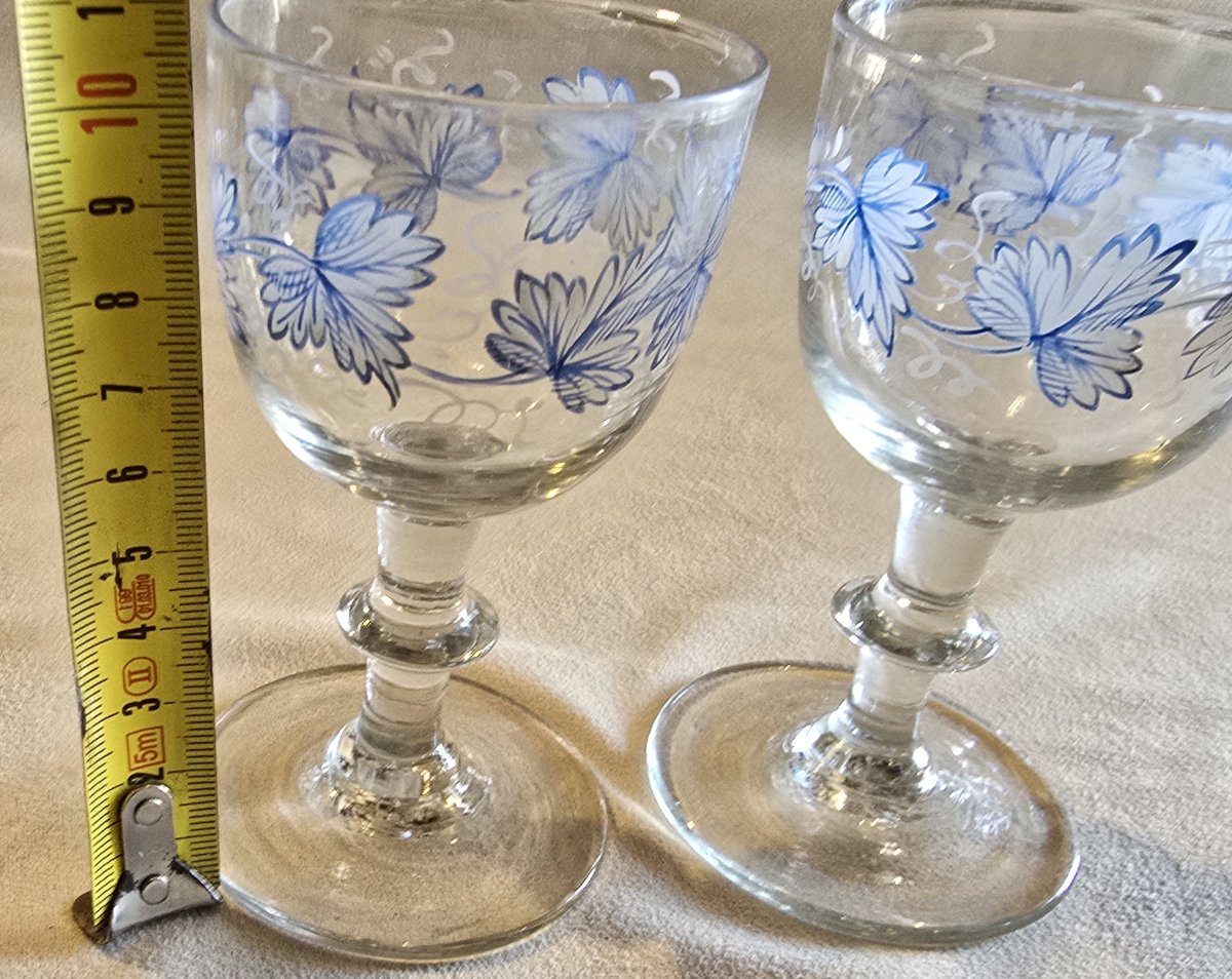 Paire de petits verres à liqueur en verre peint, début XXᵉ siècle-photo-1