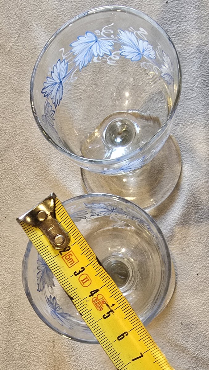 Paire de petits verres à liqueur en verre peint, début XXᵉ siècle-photo-2