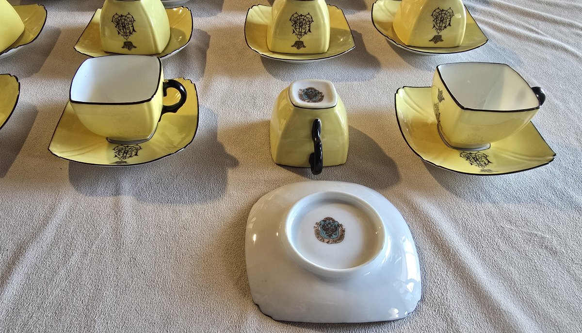  12 micro tasses  anciennes porcelaine  Kuznetsov, Russie  monogramme  couronne, vers 1890-1910-photo-3
