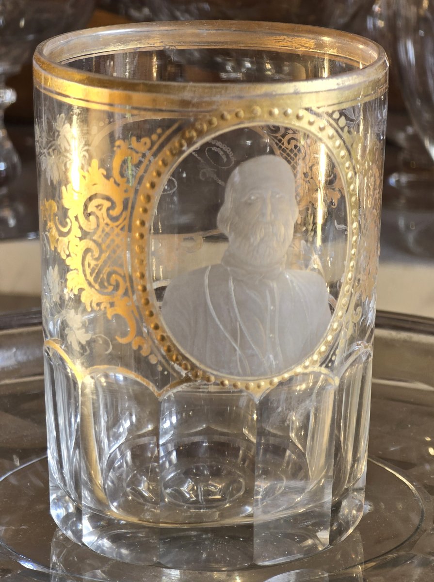 Ancien Verre en cristal de Bohême, avec portrait de Giuseppe Garibaldi gravé, vers 1880-photo-2