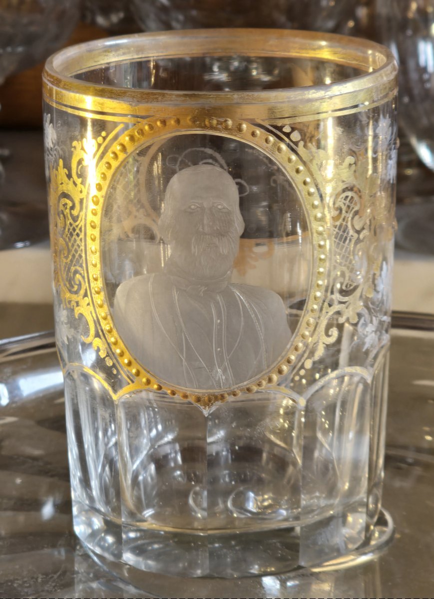 Ancien Verre en cristal de Bohême, avec portrait de Giuseppe Garibaldi gravé, vers 1880-photo-3