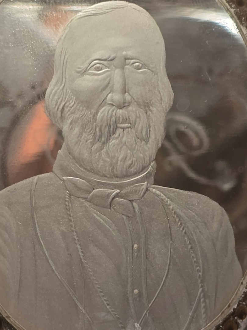 Ancien Verre en cristal de Bohême, avec portrait de Giuseppe Garibaldi gravé, vers 1880