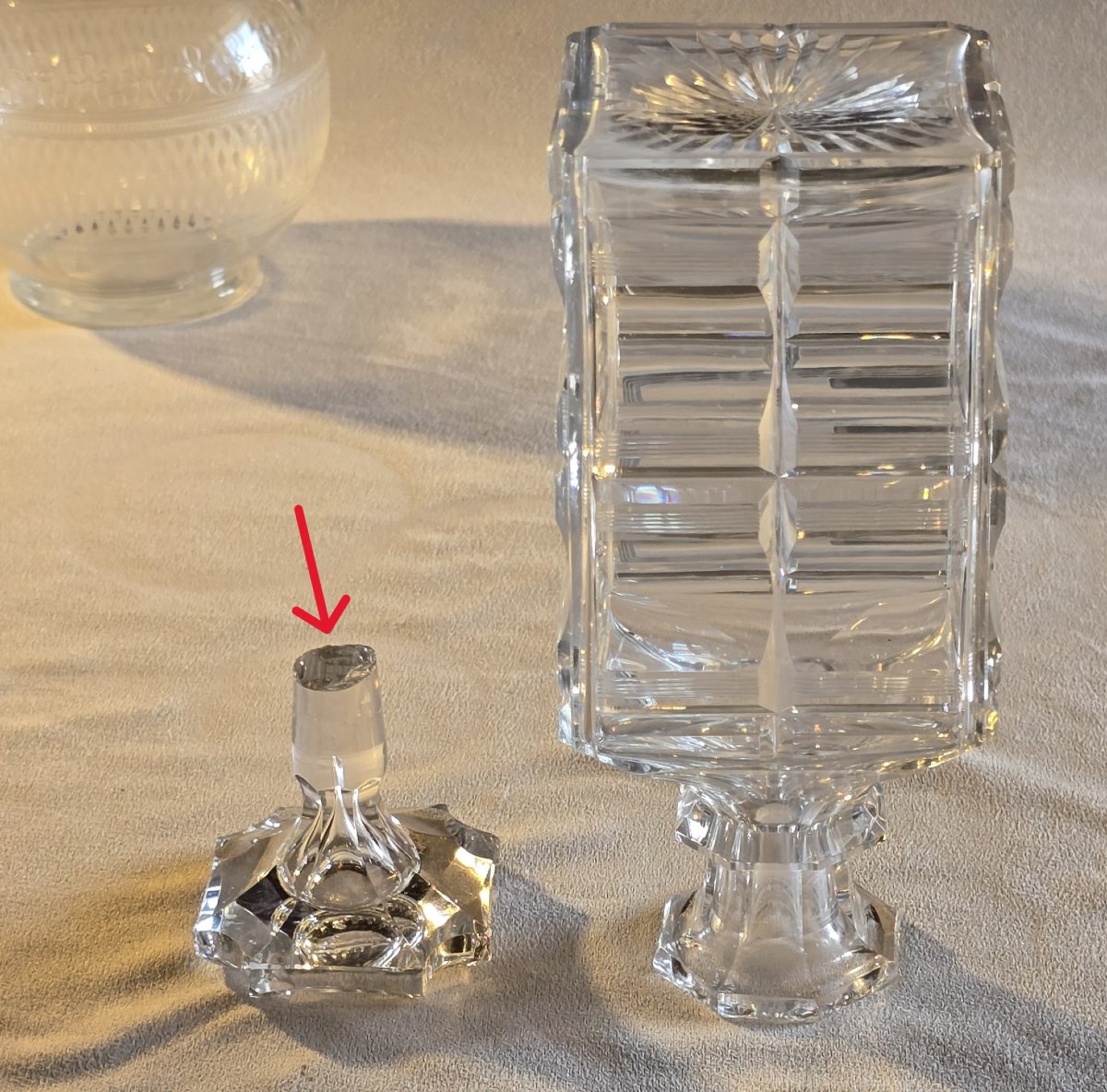 Ancienne carafe à liqueur en cristal taillé, Europe centrale  vers 1920-1940-photo-8