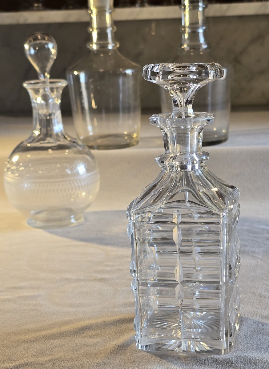 Ancienne carafe à liqueur en cristal taillé, Europe centrale  vers 1920-1940