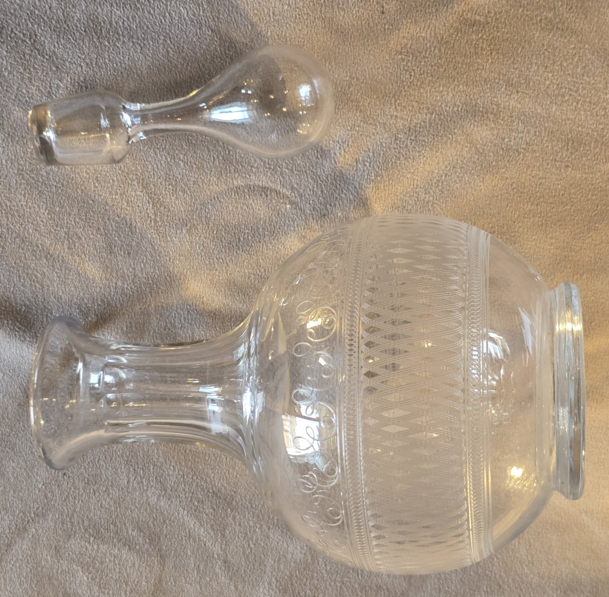 Ancienne carafe à liqueur en cristal gravé – vers 1920–1940-photo-4