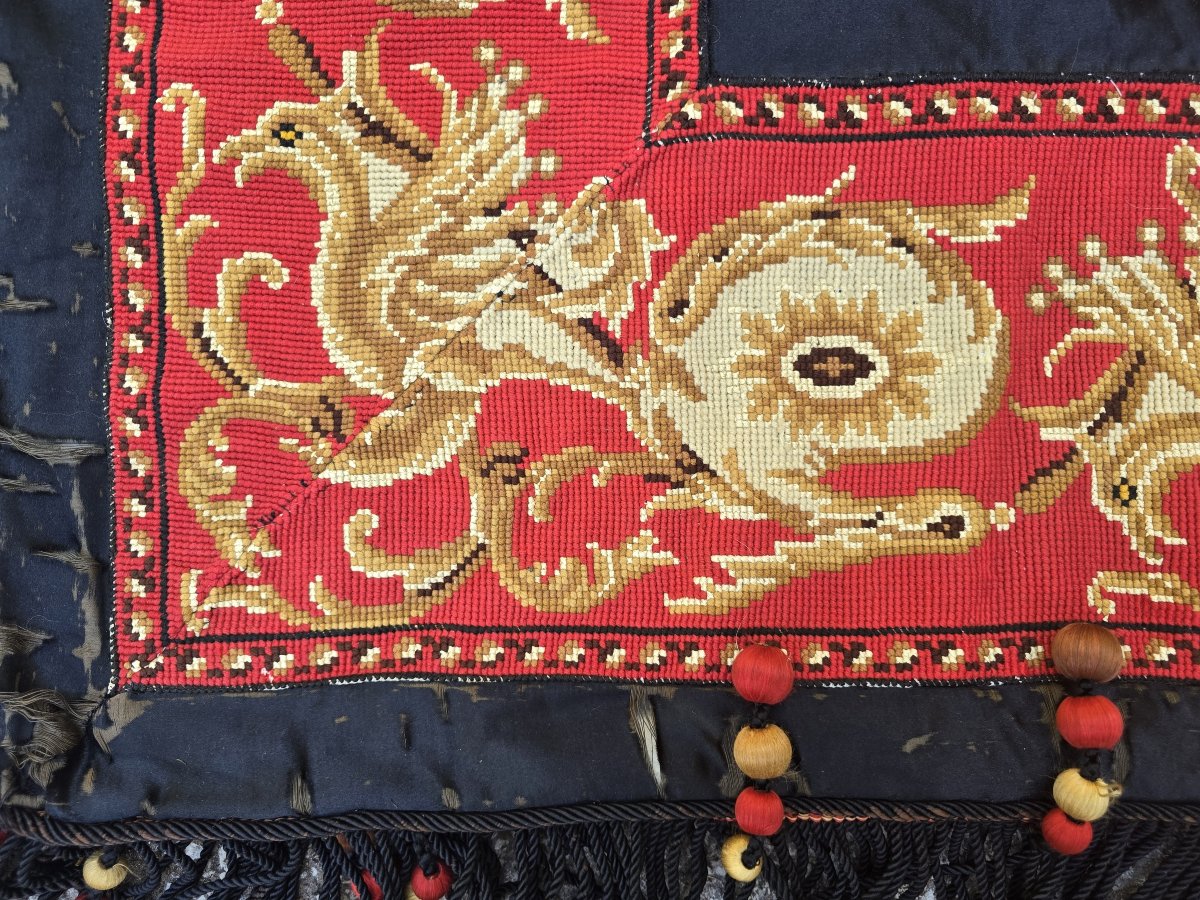 Antique 19th-century Tablecloth Made Of Silk With Petit Point Embroidery-photo-2