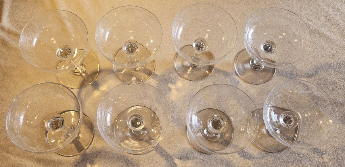 Huit coupes anciennes cristal  décor rocaille gravé  attribuées à Baccarat fin XIXᵉ / début XXᵉ-photo-4