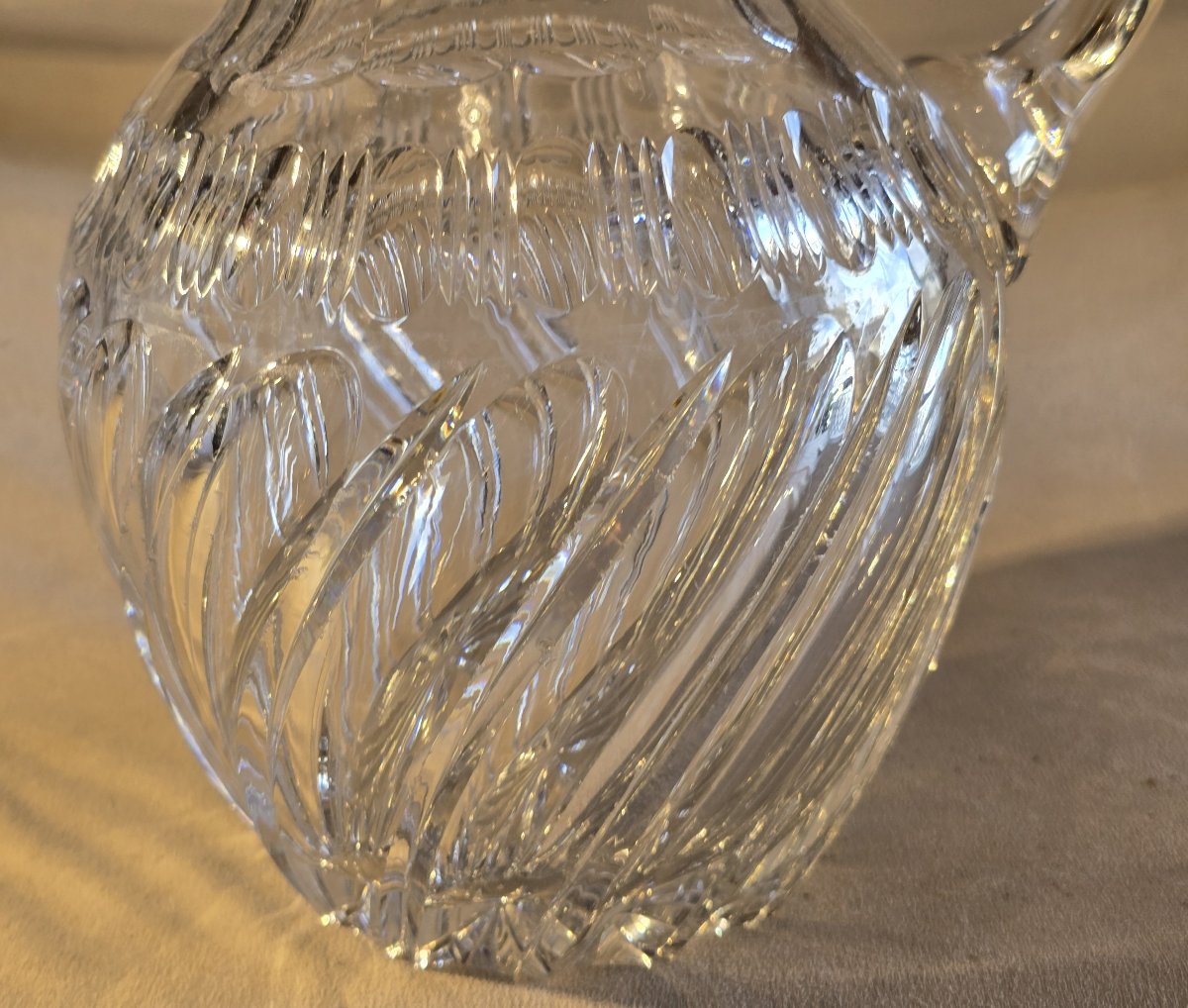Broc  ancien en cristal épais taillé– Italie, vers 1950-photo-2