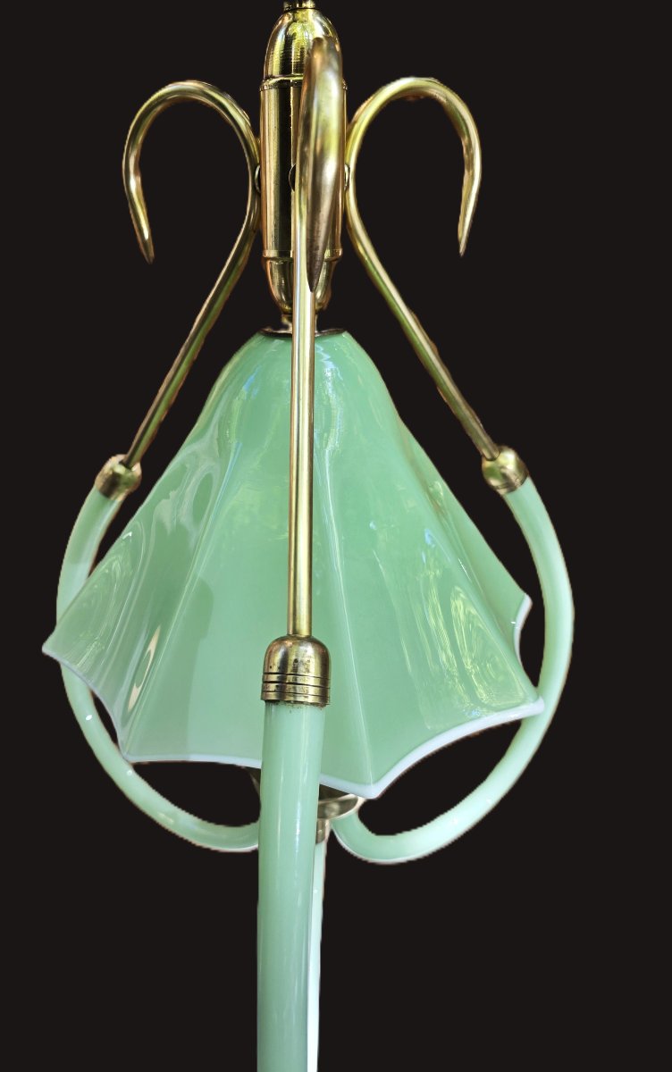 Lustre en opaline et monture en laiton – Italie, vers 1955–1965