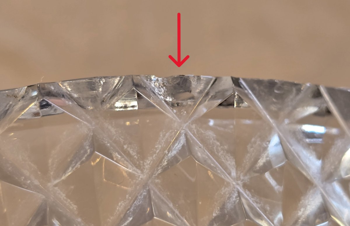 Ancienne petite coupe sur piédouche en cristal taillé à décor de pointes de diamant-photo-2