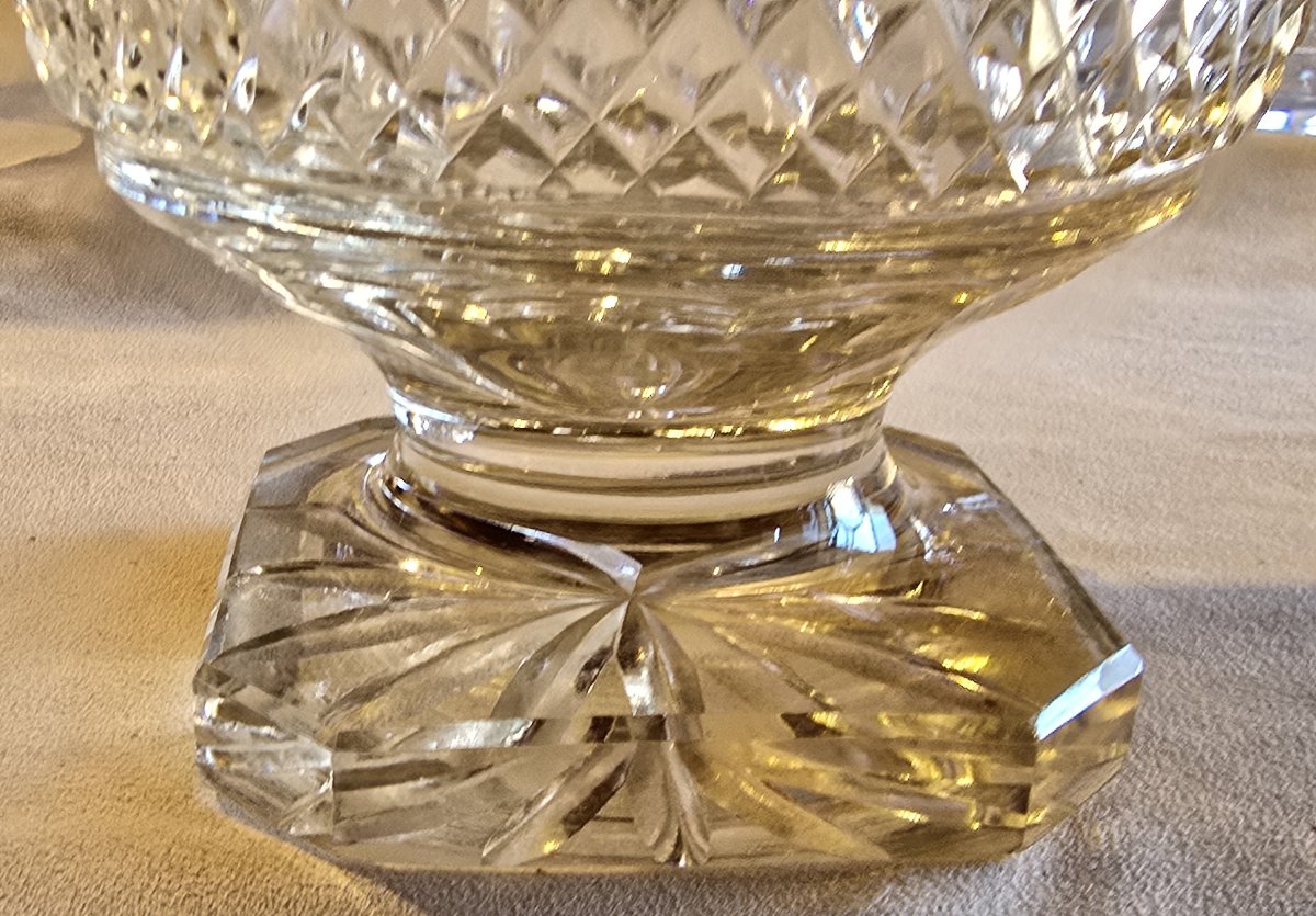 Ancien Vase en cristal taillé à décor de pointes de diamant-photo-1