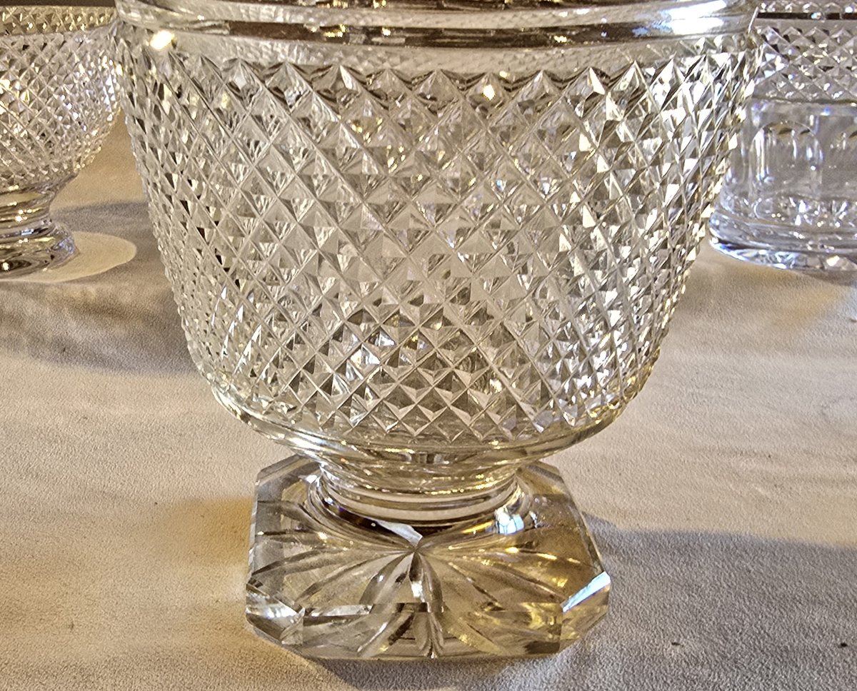 Ancien Vase en cristal taillé à décor de pointes de diamant-photo-2