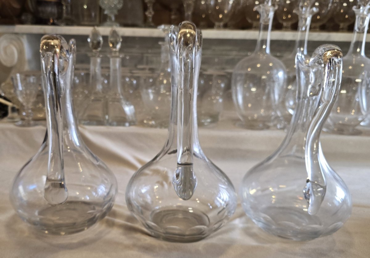 Ensemble  de trois brocs aiguières anciennes en verre soufflé et taillé-photo-2