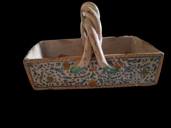 High Period Earthenware Basket Dated 1589 Polychrome Decor Heraldic Coat Of Arms 24x12x14 Cm