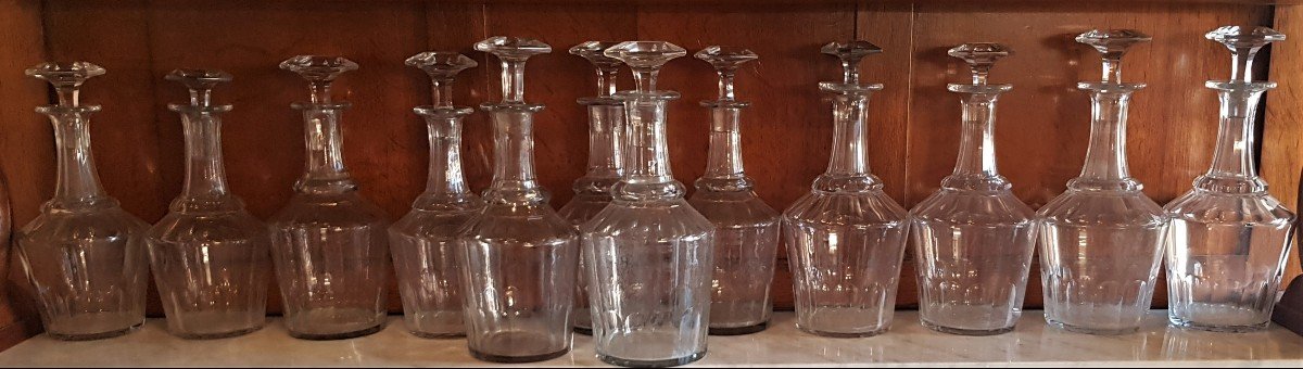  Lot 12 Carafes Anciennes  En Cristal Taillé