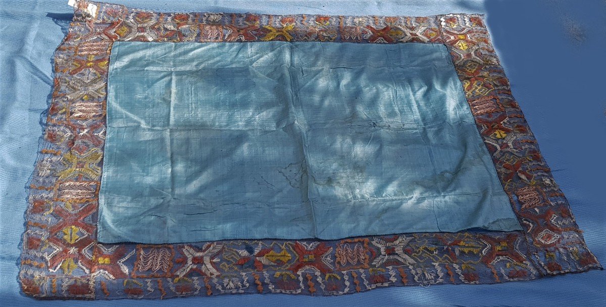 Buratto Embroidery Tablecloth In Silk Italy XIX S 105x130 Cm-photo-2