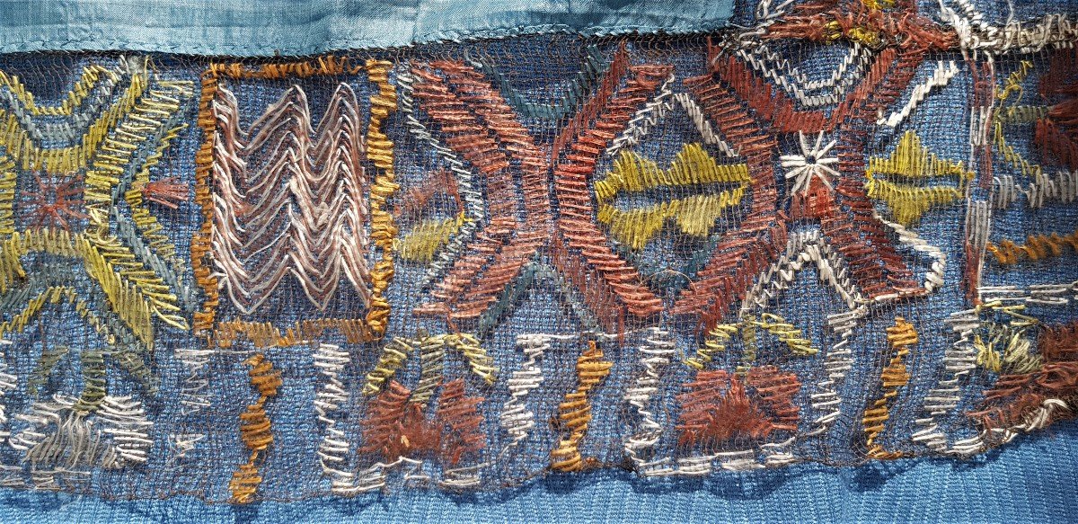 Buratto Embroidery Tablecloth In Silk Italy XIX S 105x130 Cm-photo-4