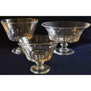 Lot 3 Grandes  Coupes Sur Pied  Anciennes En Cristal Taillé Cotes Plates Mod Caton Saint Louis