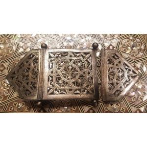 Old Belt Buckle In Silver Metal