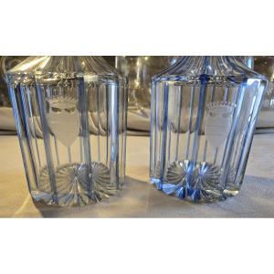 paire de carafes decanteurs  anciennes  cristal taillé avec couronne gravée époque Victorienne
