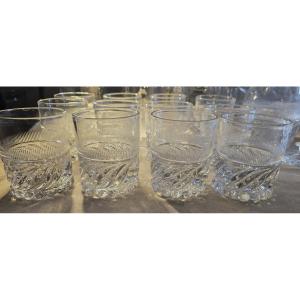 Ensemble 12 gobelets en cristal, modèle dit “SS” – Baccarat ou Saint‑Louis, époque Restauration