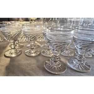 Ensemble 12 verres en cristal, modèle dit “SS” – Baccarat ou Saint‑Louis, époque Restauration
