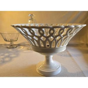 Ancienne coupe sur piédouche en porcelaine blanche ajourée , fin du XIXe siècle