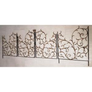 Wrought Iron Interior Grid With Golden Leaves And Crown 385 Cm