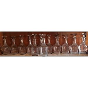  Lot 12 Carafes Anciennes  En Cristal Taillé