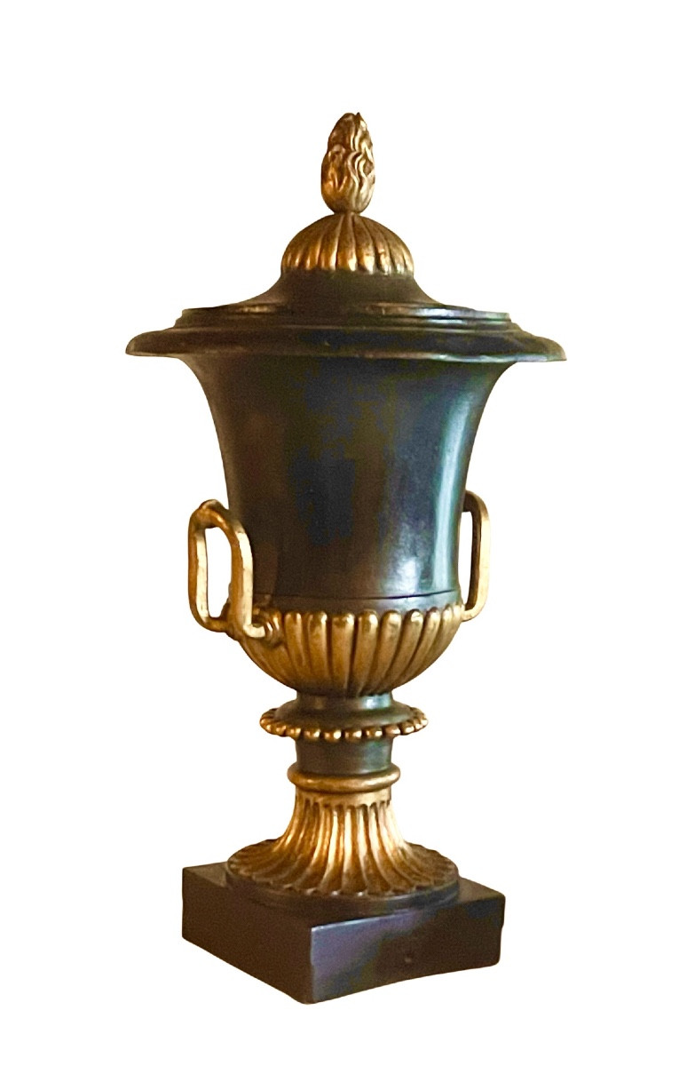 A Large Louis XVI  Lacquered And Gilt Lead Medici Vase. -photo-4