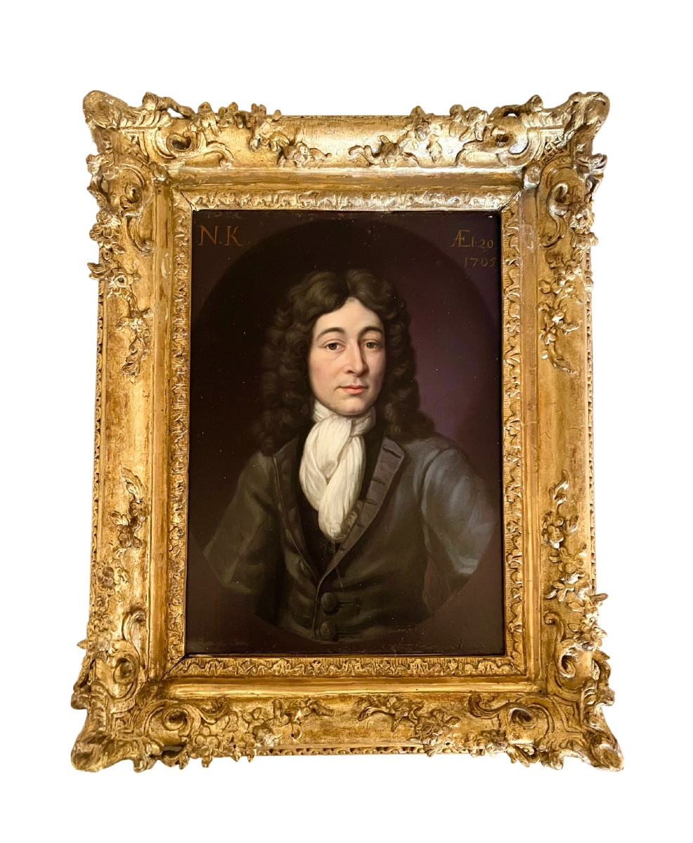 Portrait du début du XVIIIe siècle représentant un jeune homme. Huile sur bois. -photo-4