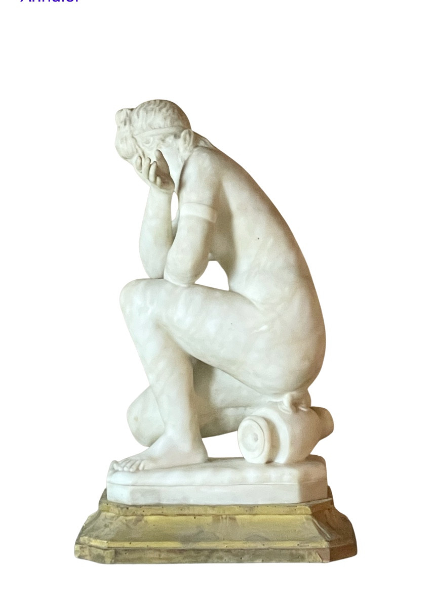 Pietro Bazzanti (1825-1895). Grande sculpture en marbre blanc représentant Vénus accroupie. -photo-1