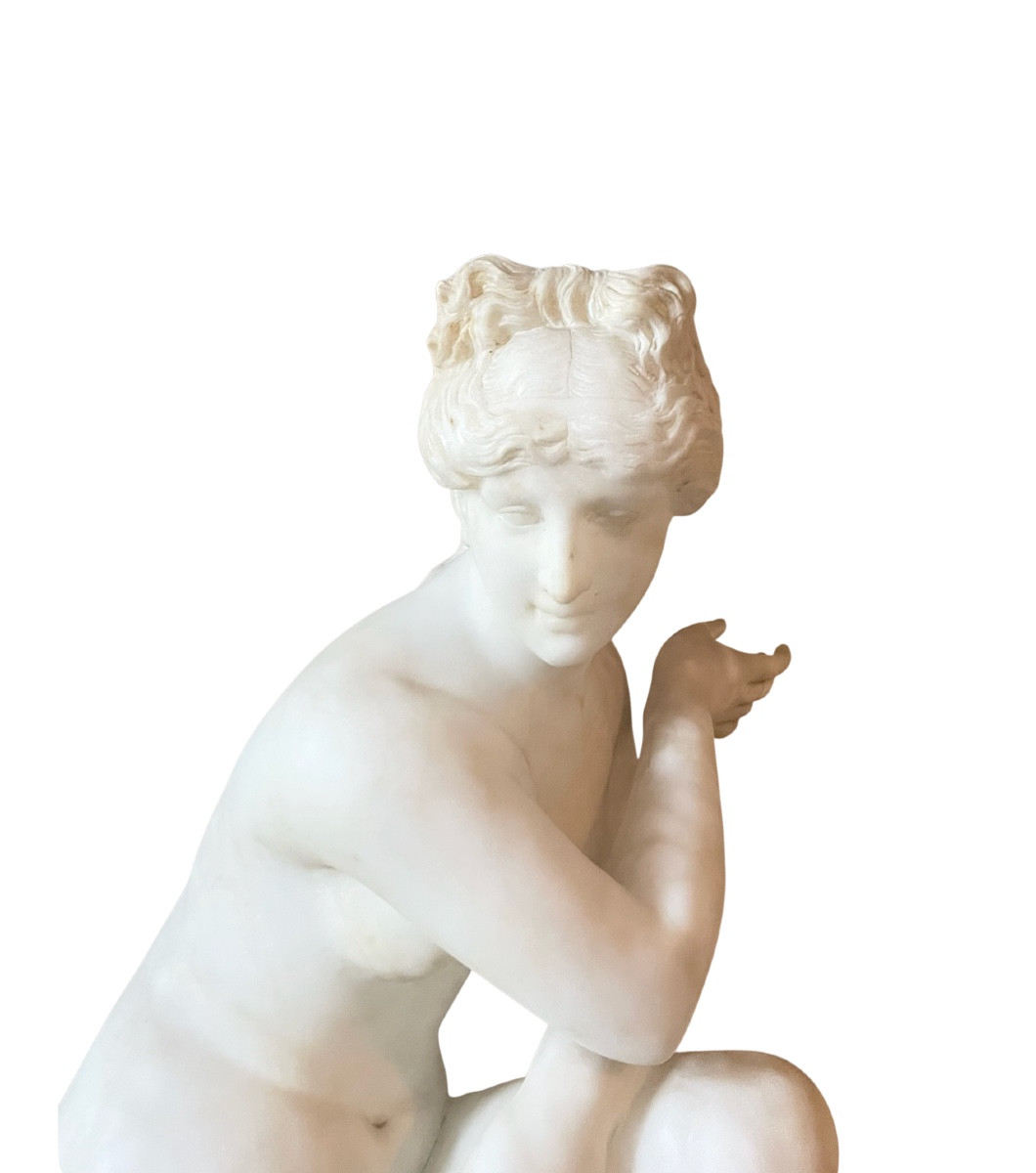 Pietro Bazzanti (1825-1895). Grande sculpture en marbre blanc représentant Vénus accroupie. -photo-4